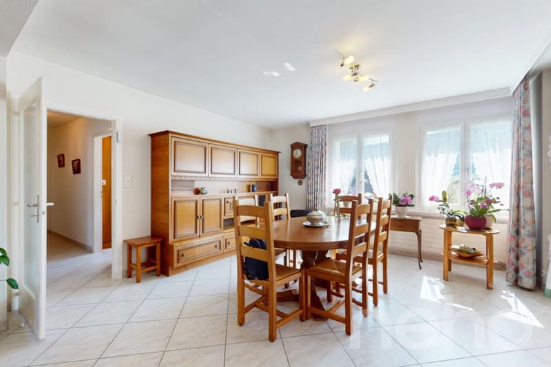 Spacious villa with great potential, calm, with independent apartment (9)