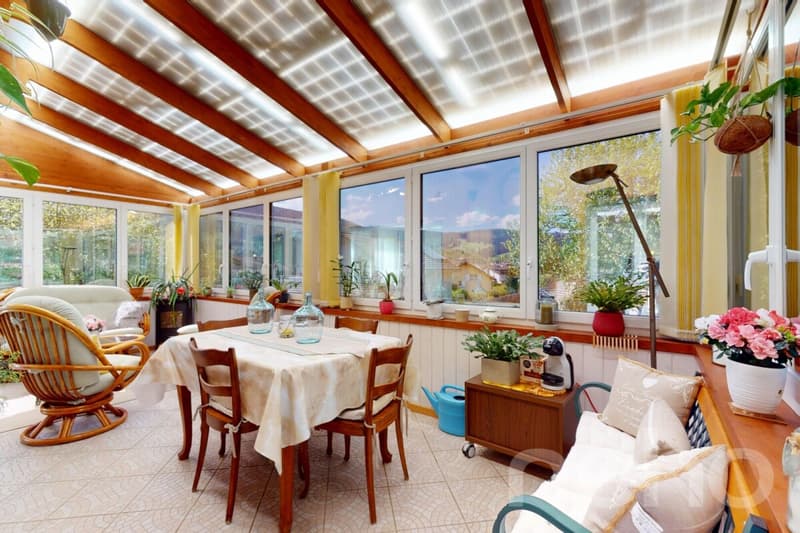 Spacious villa with great potential, calm, with independent apartment (8)