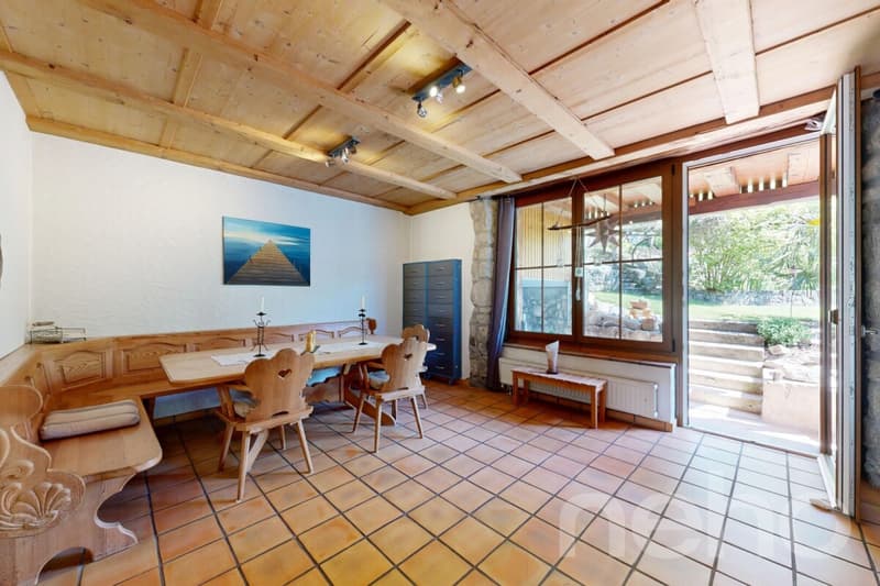 Historic 6-room house with annex and view (4)