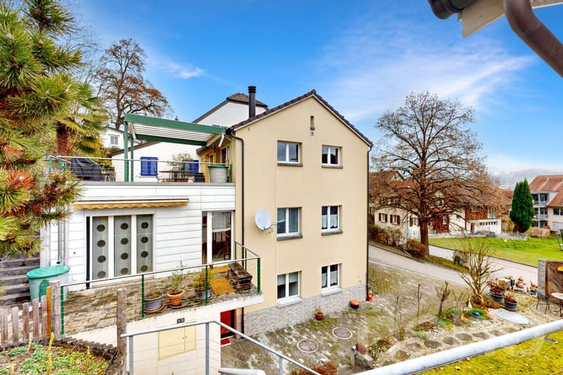 Spacious single-family home with in-law apartment and panoramic view (12)
