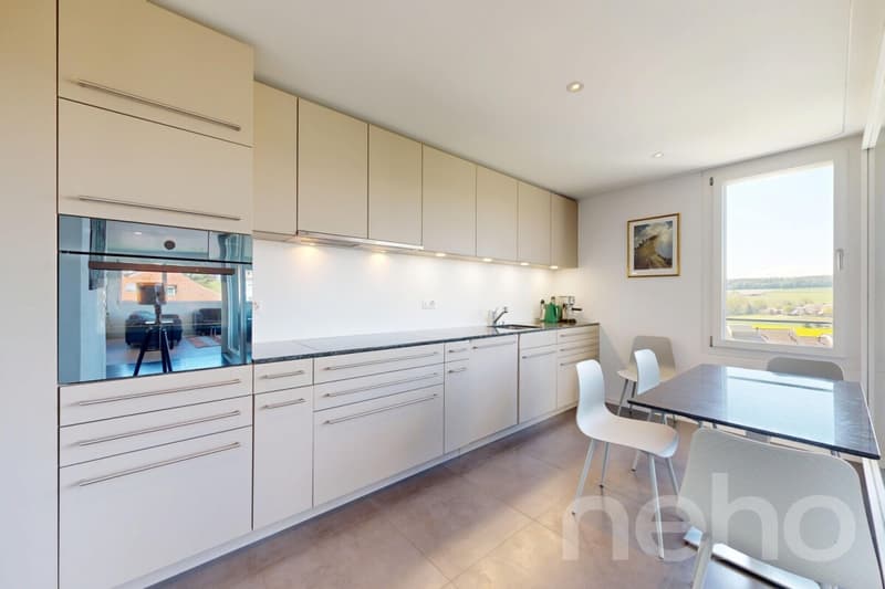 Bright attic duplex with unobstructed view, just two steps from the train station (8)