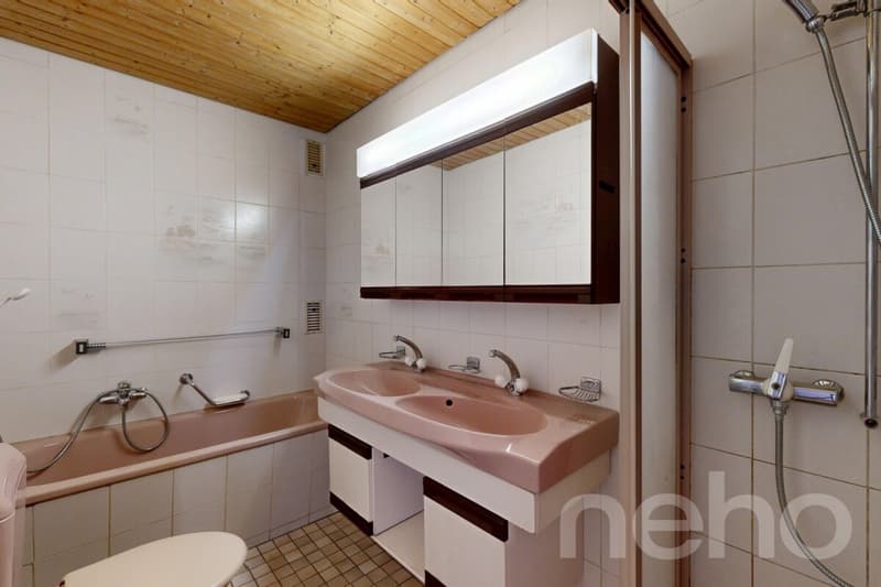 4-bedroom apartment on the top floor with balcony and chimney (9)