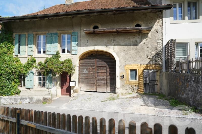Village house with barn and garden to renovate (12)