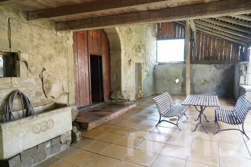 Village house with barn and garden to renovate (4)
