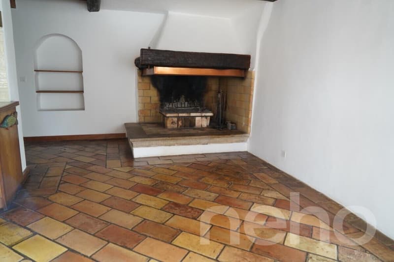 Village house with barn and garden to renovate (7)