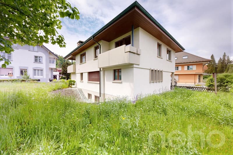 7.5 room house with in-law option and plenty of space (11)