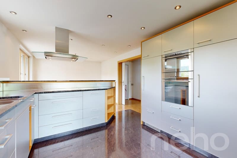 7.5 room house with in-law option and plenty of space (5)