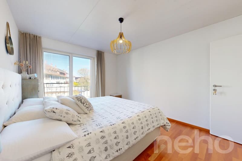 Stylish 3.5-room apartment with balcony and parking space (9)