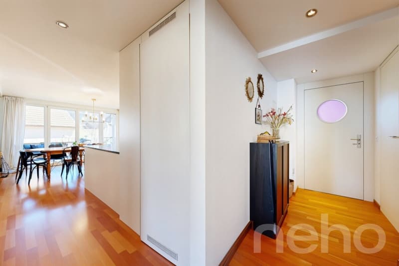 Stylish 3.5-room apartment with balcony and parking space (8)