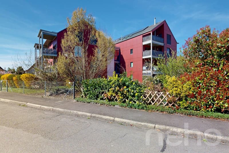 Stylish 3.5-room apartment with balcony and parking space (1)