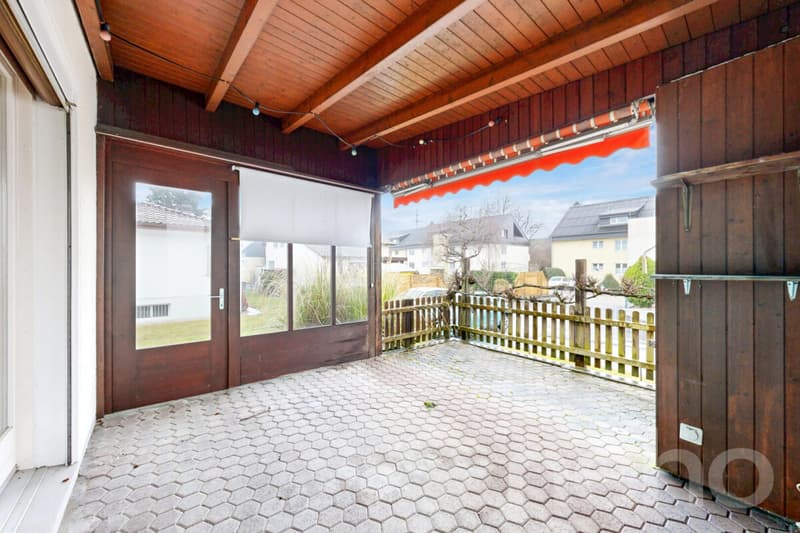 Charming single-family house in a preferred location with garage (2)
