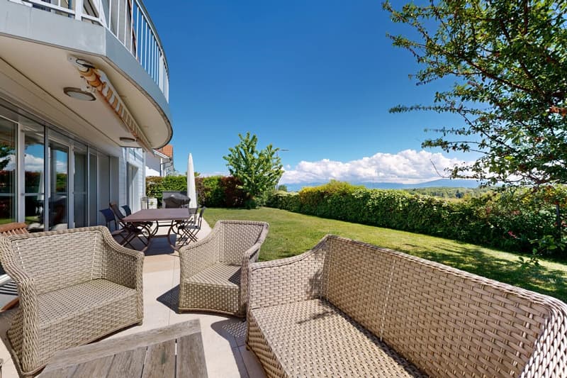 Minergie-P single-family house with unobstructed view of the Alps (4)