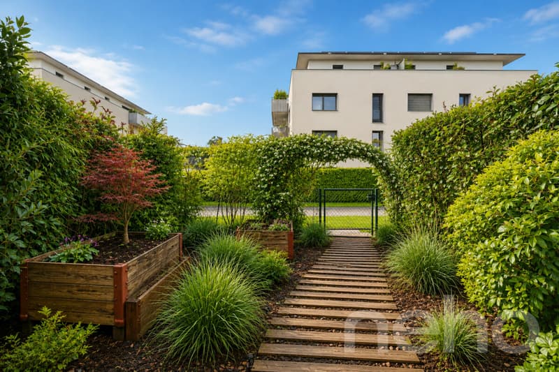 Ideally located with a beautiful garden - CASATAX (3)