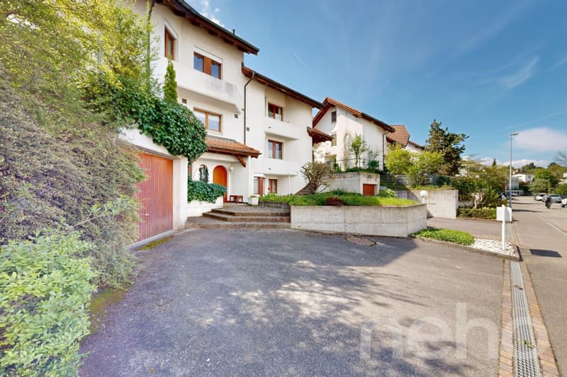 Well-maintained 6-room semi-detached house in a preferred location (11)