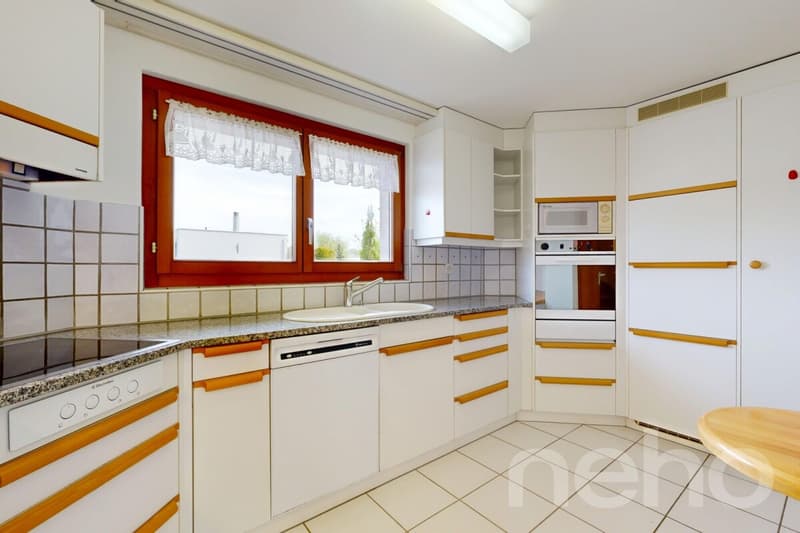 Well-maintained 6-room semi-detached house in a preferred location (5)