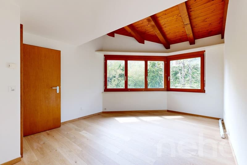 Well-maintained 6-room semi-detached house in a preferred location (12)