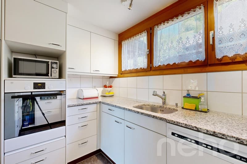 Attractive semi-detached house in a quiet residential area (11)