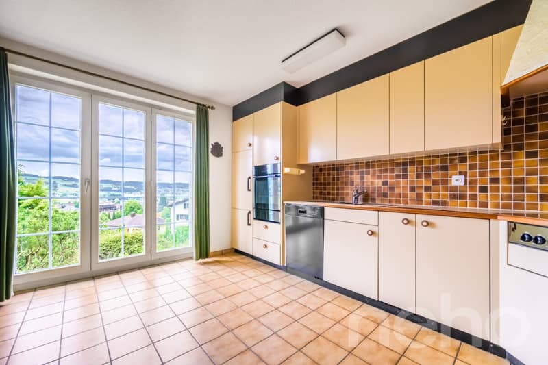 Detached house with a far-reaching view, privacy, and a dream garden (8)