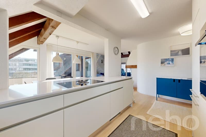 Bright and airy penthouse apartment in a quiet location in Zürich-Witikon (3)