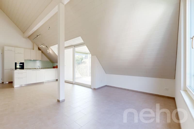 Modern 4.5-room attic apartment with basement and large attic space (4)