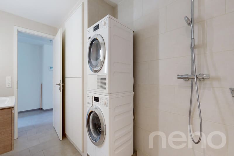 Modern 4.5-room attic apartment with basement and large attic space (7)