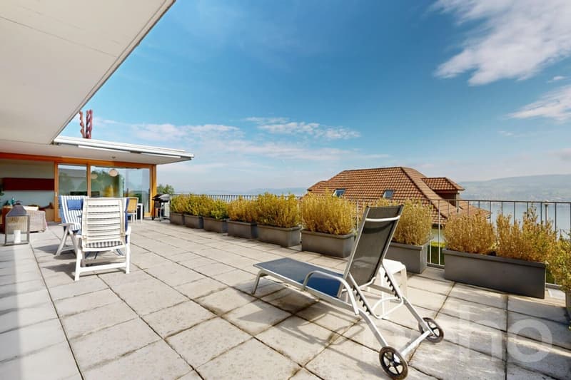 Bright 5.5-room terrace apartment with panoramic lake view (10)