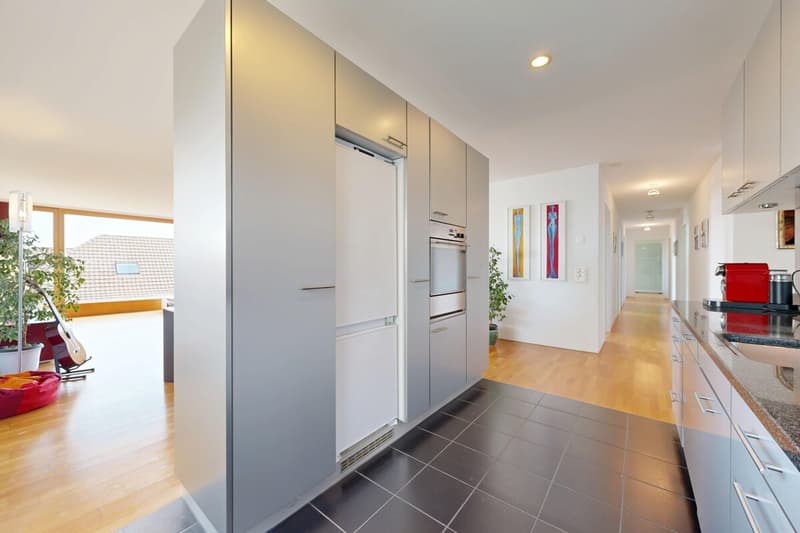 Bright 5.5-room terrace apartment with panoramic lake view (7)