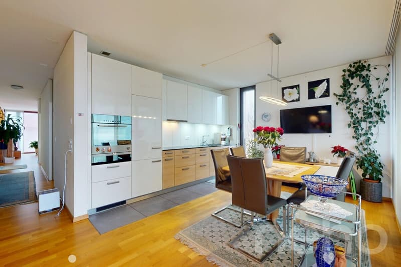 Moderne 3,5-Zimmer-Wohnung an zentraler Lage in Biel (1)
