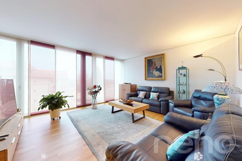Moderne 3,5-Zimmer-Wohnung an zentraler Lage in Biel (3)