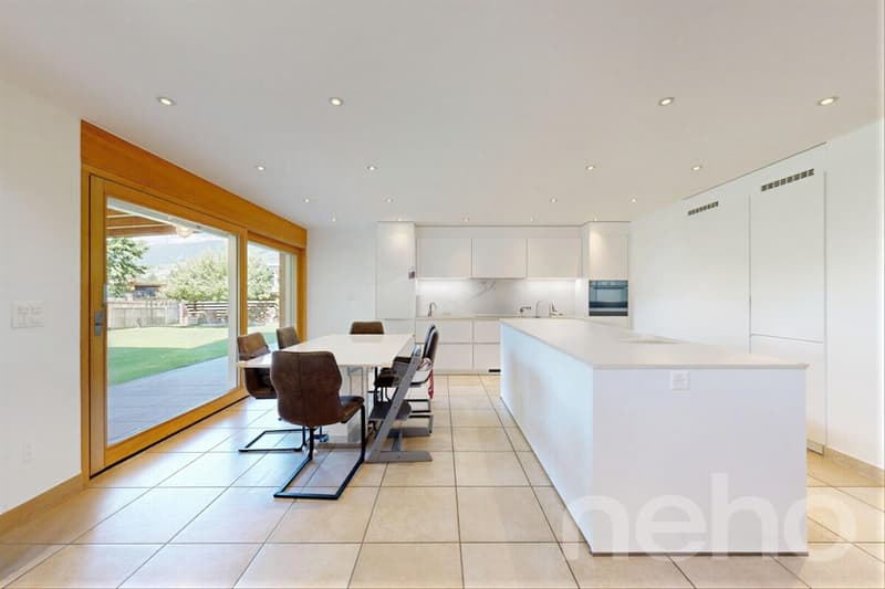 Spacious individual house with modern kitchen and vast terrace (7)