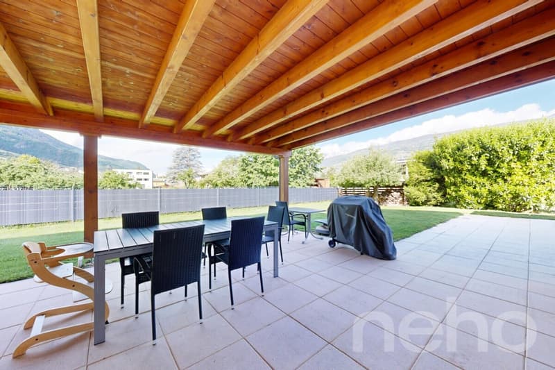 Spacious individual house with modern kitchen and vast terrace (5)