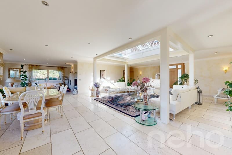 Exceptional villa with panoramic views of the lake (7)