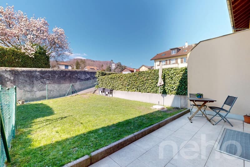 Spacious house with spectacular panoramic views of the lake and the Alps (7)