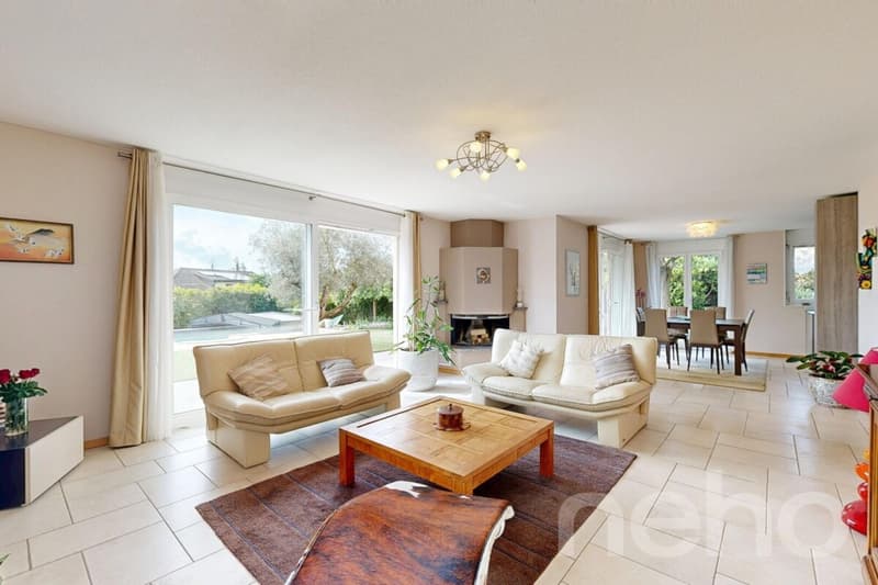 Contemporary elegance & pool in a privileged setting (5)