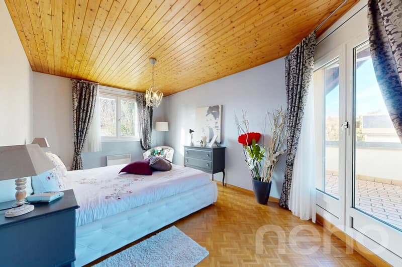 Family home with pool and large south-facing garden (9)
