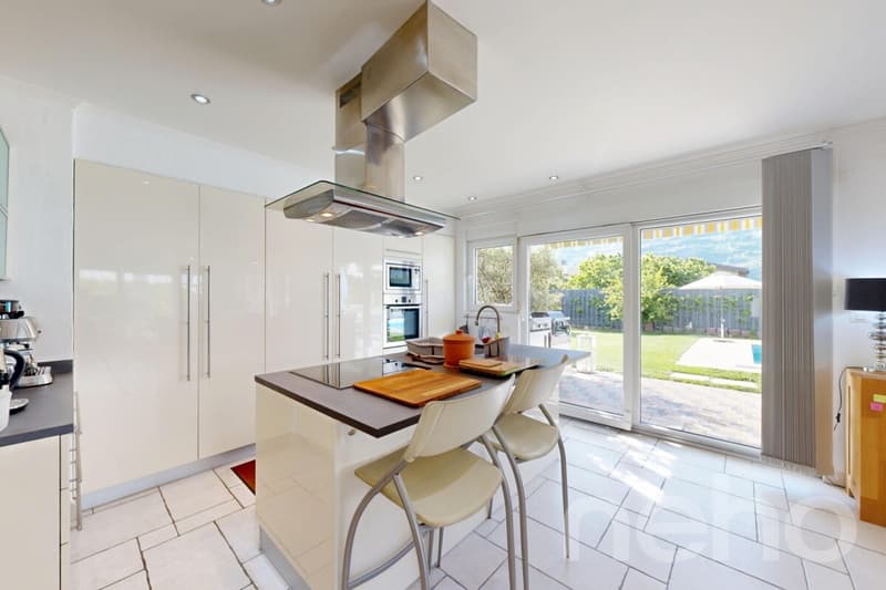 Beautiful Villa 6.5 of 190m² with recent pool and garden (2)