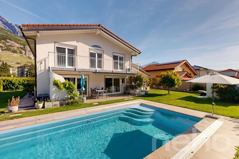 Beautiful Villa 6.5 of 190m² with recent pool and garden (1)