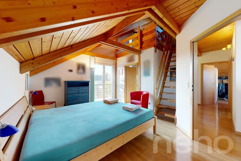 Beautiful family villa with tree-lined garden and independent studio (5)
