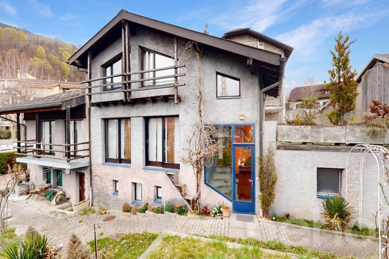 Atypical house with independent workshop and great potential in Savièse (2)