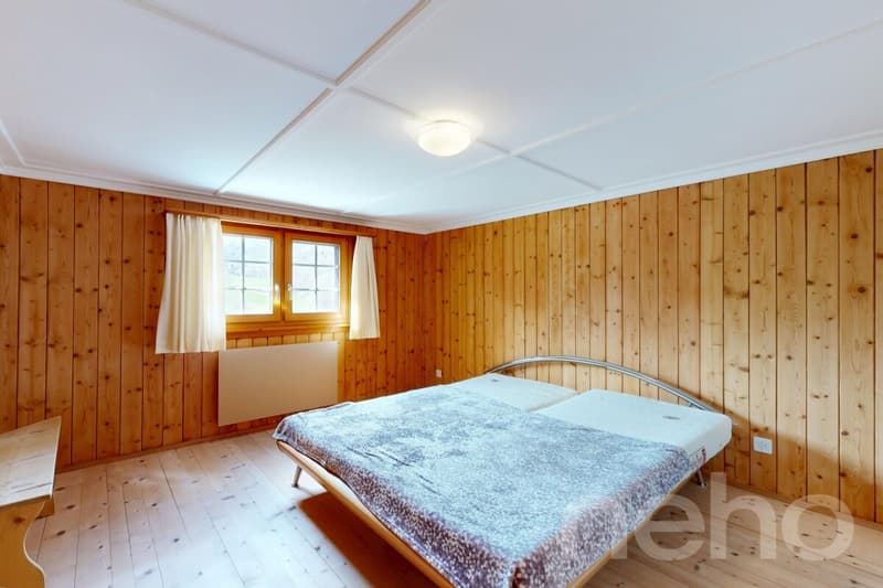 Spacious 5.5-room apartment with Grisons charm in Uors (10)