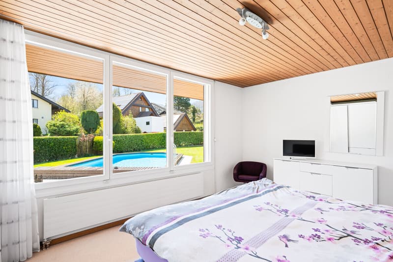 5,5 locali. Paradiso familiare con piscina, grande giardino e privacy (5)