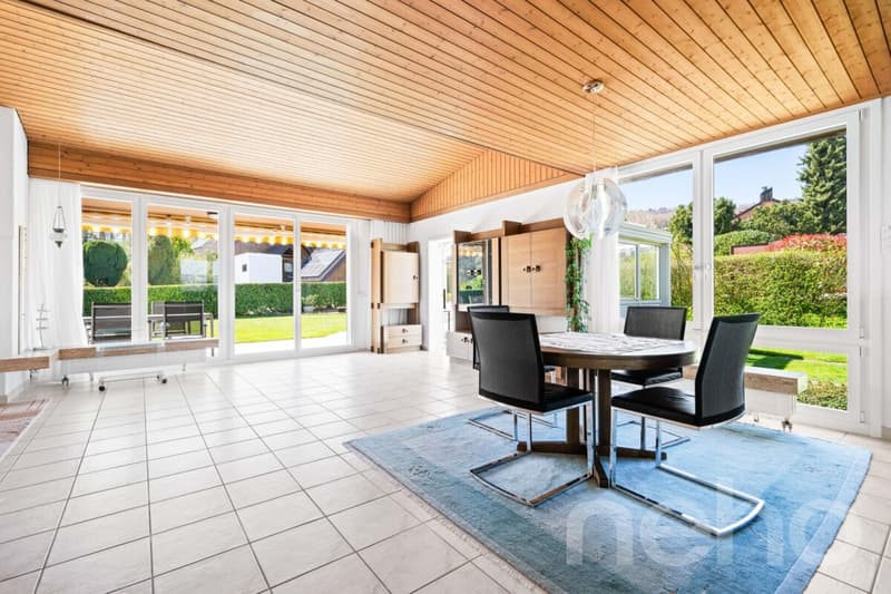 5,5 locali. Paradiso familiare con piscina, grande giardino e privacy (12)