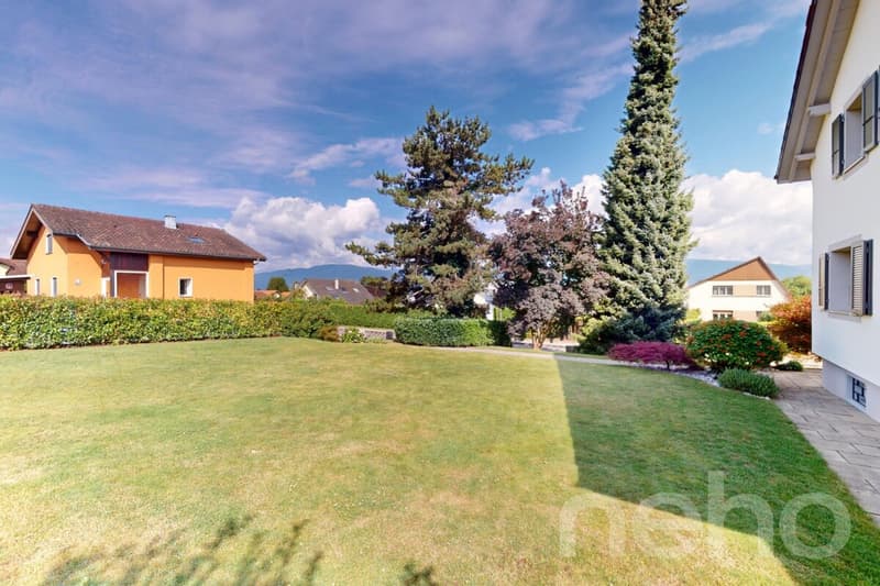 Villa by Lake Estavayer (4)