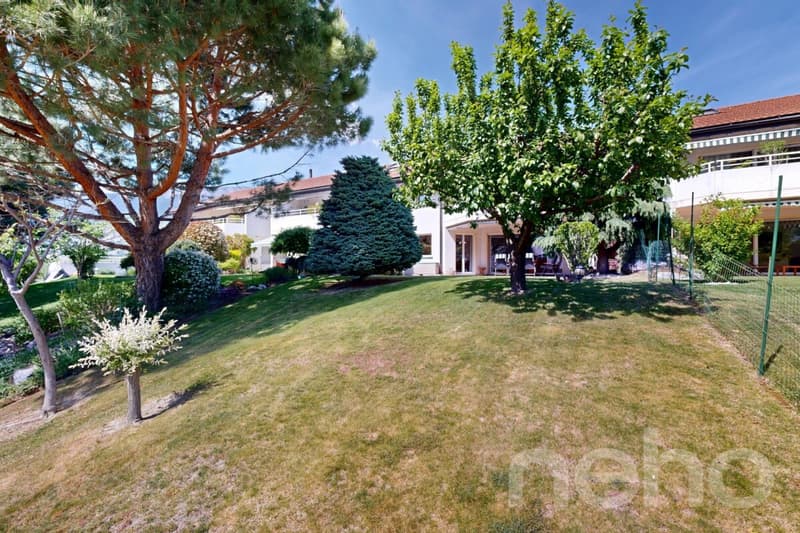 Tree-lined garden and sunny terrace in Bramois (12)