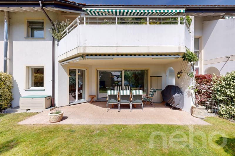 Tree-lined garden and sunny terrace in Bramois (1)