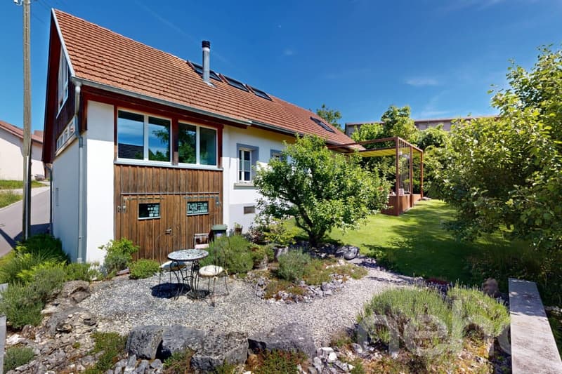 Stylish home with gallery, garden and special living concept (1)