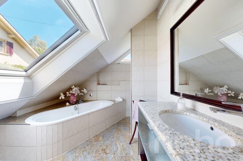 Stylish home with gallery, garden and special living concept (11)