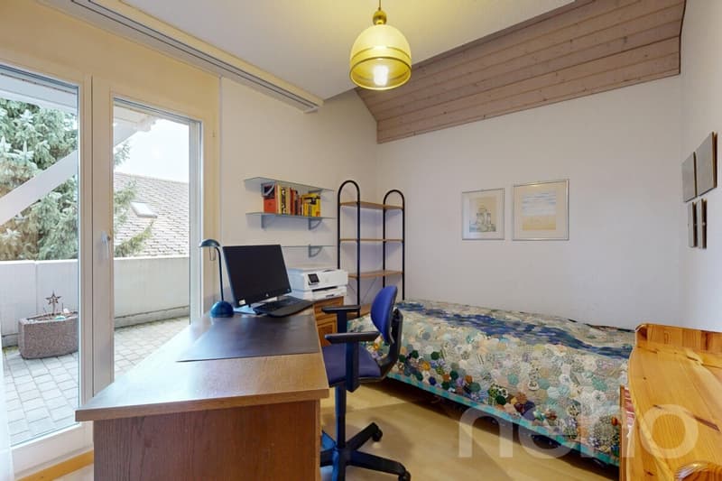 Exclusive attic maisonette with far-reaching views and development potential (7)