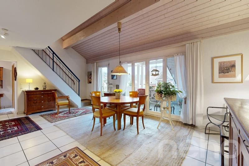 Exclusive attic maisonette with far-reaching views and development potential (3)