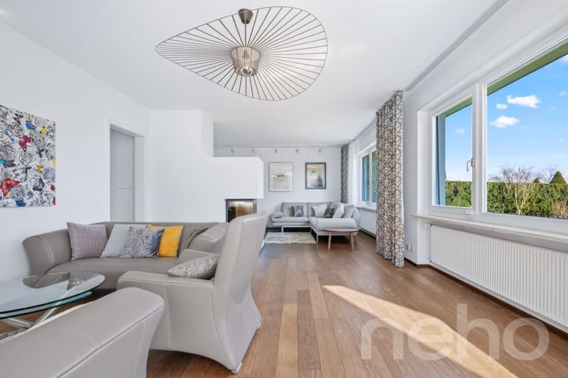 Exclusive villa with gallery, indoor pool, and garden idyll (10)